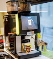 Fresh Corner míří mimo čerpací stanice. Nová pobočka v centru Prahy nabídne kávu i rychlé občerstvení